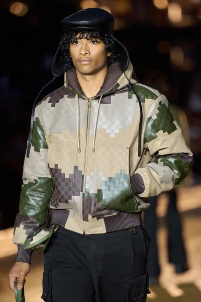 Look 12